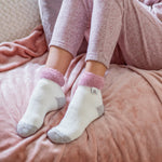 Chaussettes de nuit originales pour dames avec haut en plumes - Rose et crème